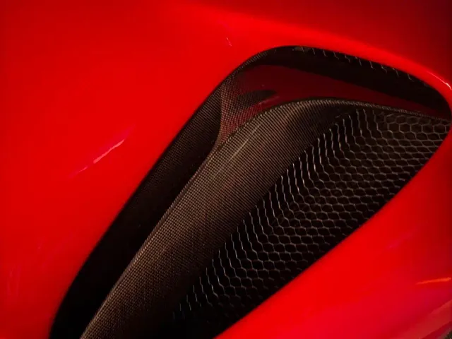 Ferrari SF90 — Фото автомобиля 9
