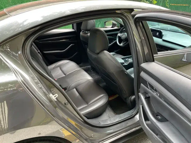 Mazda Axela — Фото автомобиля 15