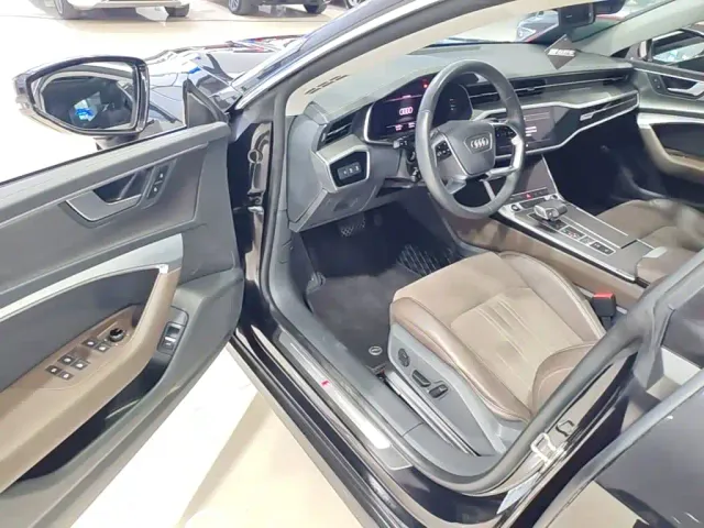 Audi A7L — Фото автомобиля 15