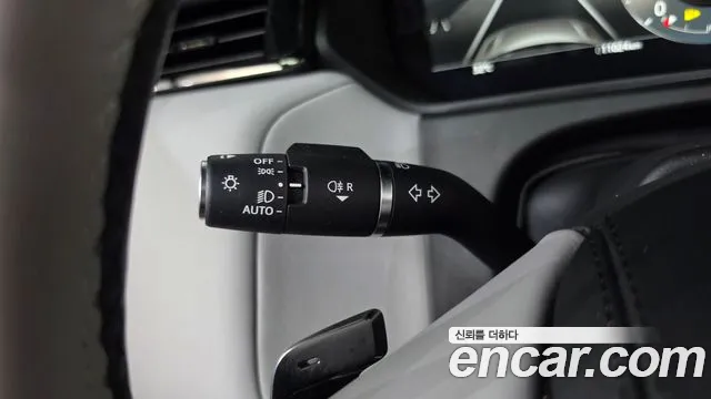 Land Rover Range Rover Velar Range Rover Velar 2.0 P250 Dynamic SE — Фото автомобиля 29