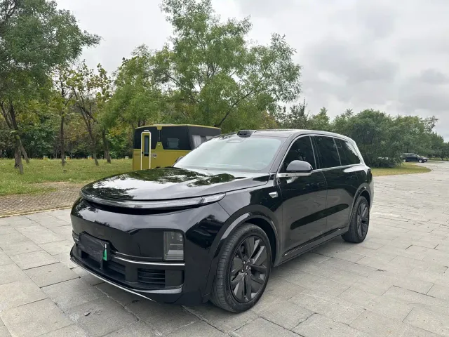 Фотография автомобиля — Li Auto L9