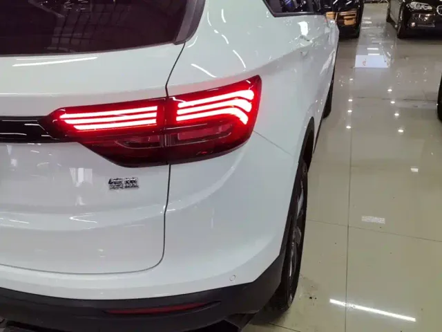 Geely Binyue — Фото автомобиля 7