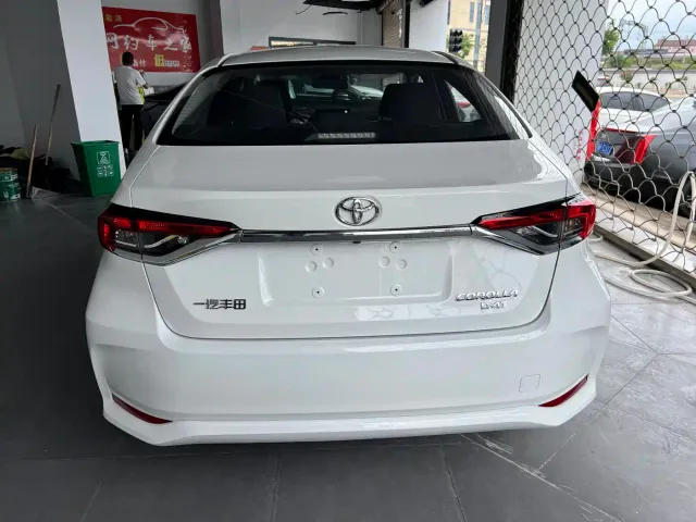 Toyota Corolla — Фото автомобиля 5