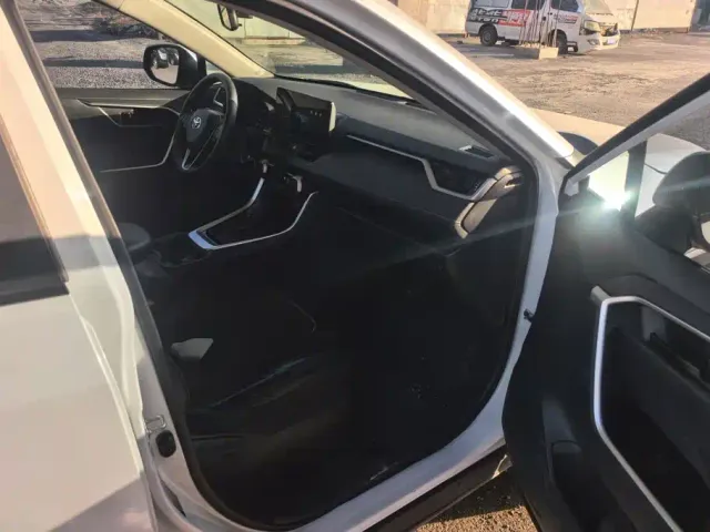 Toyota RAV4 — Фото автомобиля 8