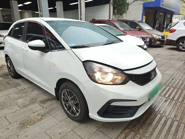 Honda Fit — Фото автомобиля 3