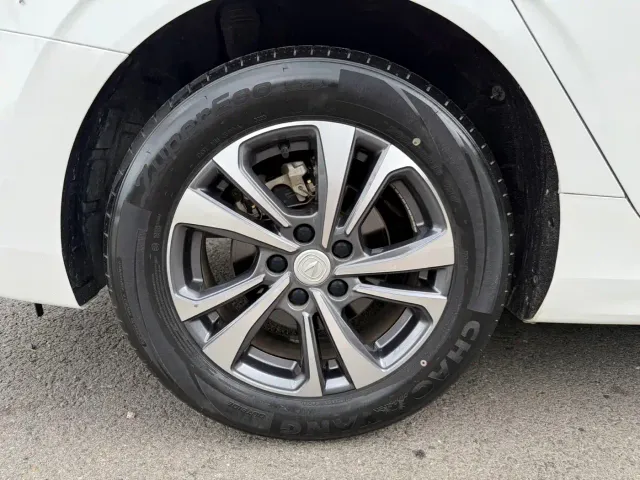 Changan Eado — Фото автомобиля 12