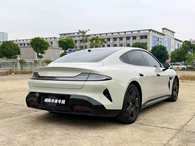 Xiaomi SU7 — Фото автомобиля 13
