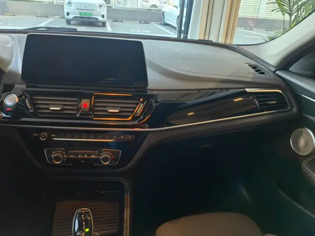 BMW 1 Series — Фото автомобиля 10