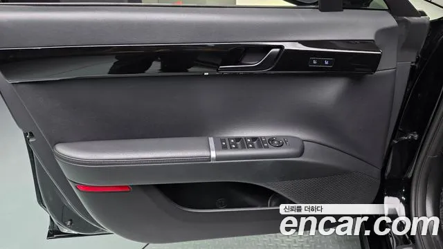 Hyundai Grandeur GN7 — Фото автомобиля 24