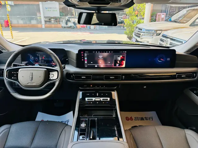Lincoln Aviator — Фото автомобиля 6