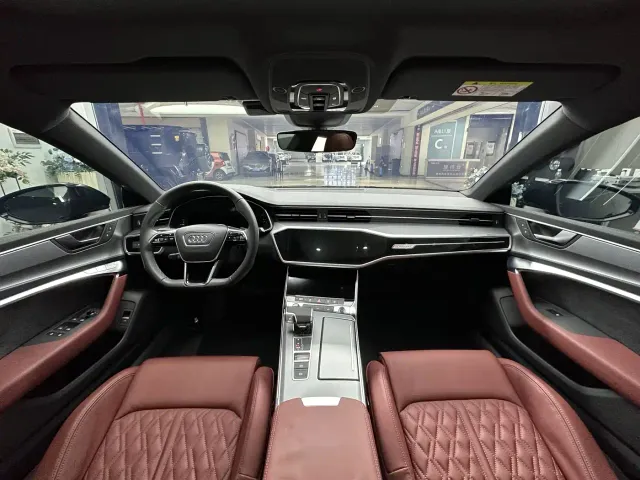 Audi A7L — Фото автомобиля 9