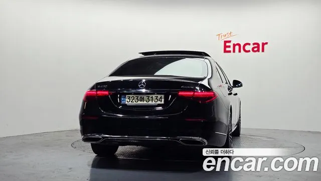 Mercedes-Benz S-Class — Фото автомобиля 3