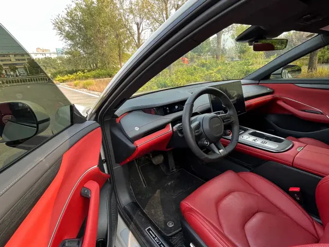 Xiaomi SU7 — Фото автомобиля 4