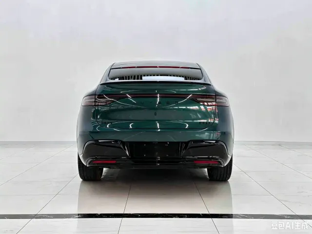 Zhijie Luxeed R7 — Фото автомобиля 6