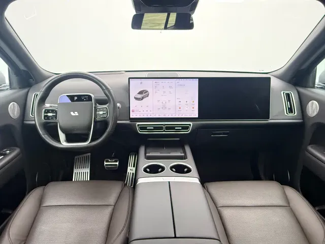 Li Auto L8 — Фото автомобиля 7