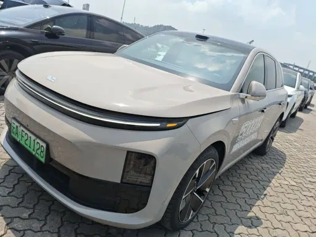 Фотография автомобиля — Li Auto L6