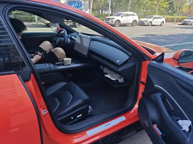 Xiaomi SU7 — Фото автомобиля 8