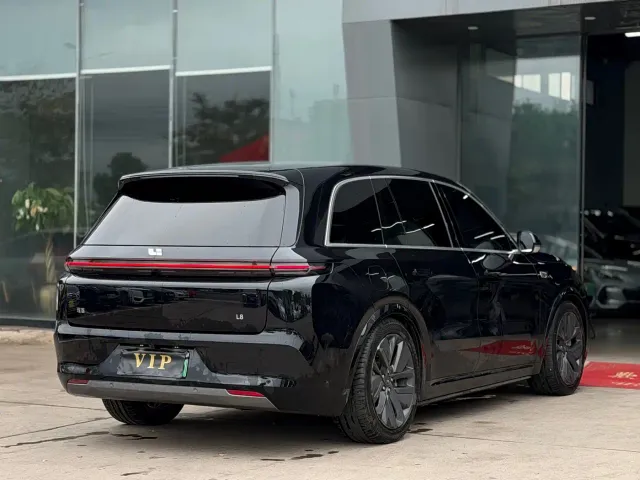 Li Auto L8 — Фото автомобиля 6
