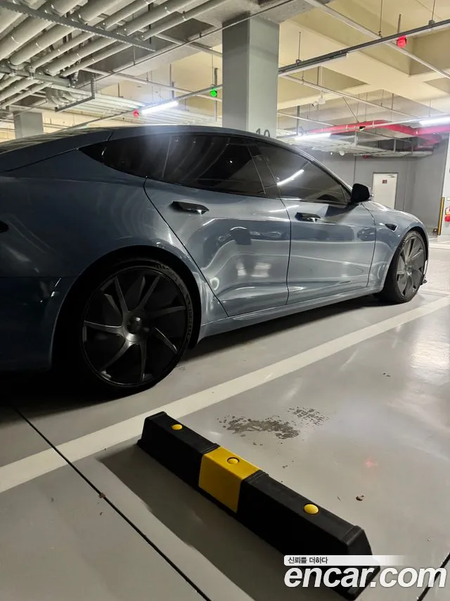 Tesla Model S — Фото автомобиля 4