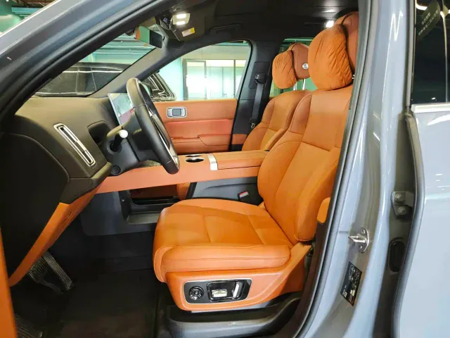 Li Auto L8 — Фото автомобиля 5