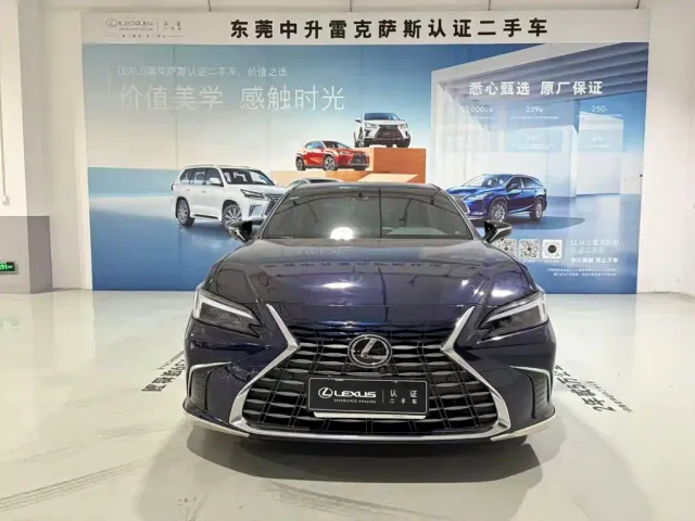 Lexus ES — Фото автомобиля 2