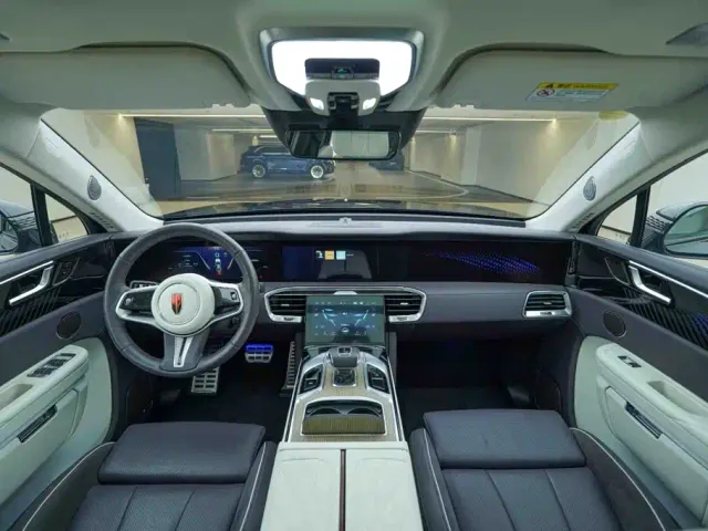 Hongqi E-HS9 — Фото автомобиля 19