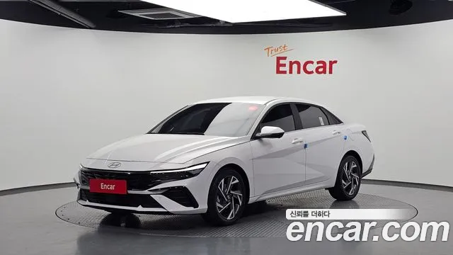 Фотография автомобиля — Hyundai Avante CN7