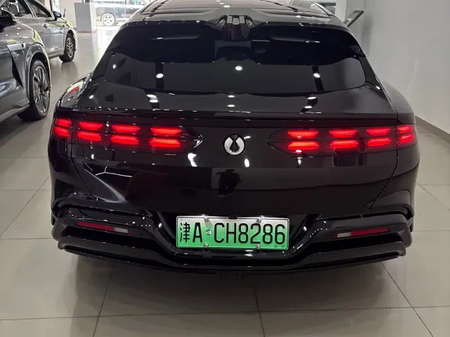 Denza Z9GT — Фото автомобиля 11