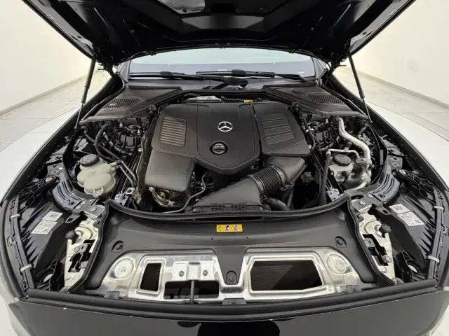 Mercedes-Benz E-Class — Фото автомобиля 12