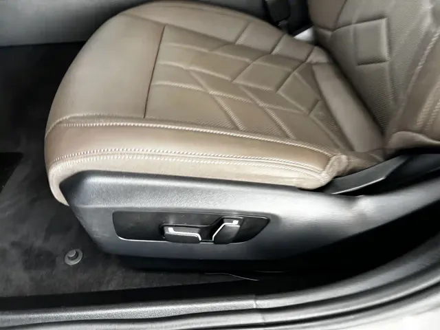 BMW 5 Series — Фото автомобиля 12