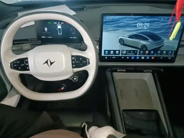 Dongfeng eπ 007 — Фото автомобиля 9