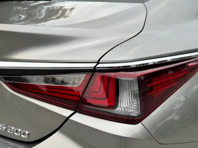 Lexus ES — Фото автомобиля 25