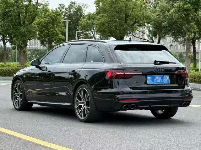 Audi S4 — Фото автомобиля 3
