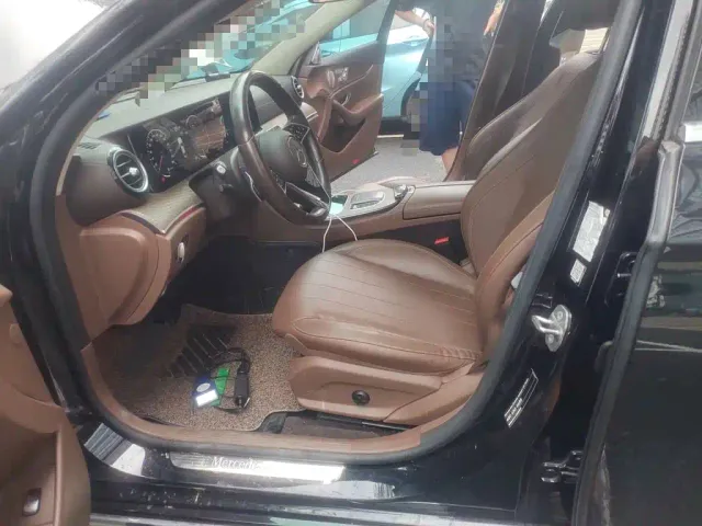 Mercedes-Benz E-Class — Фото автомобиля 13