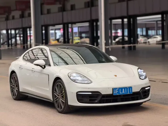 Porsche Panamera — Фото автомобиля 3