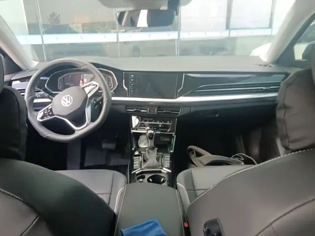 Volkswagen Passat — Фото автомобиля 9
