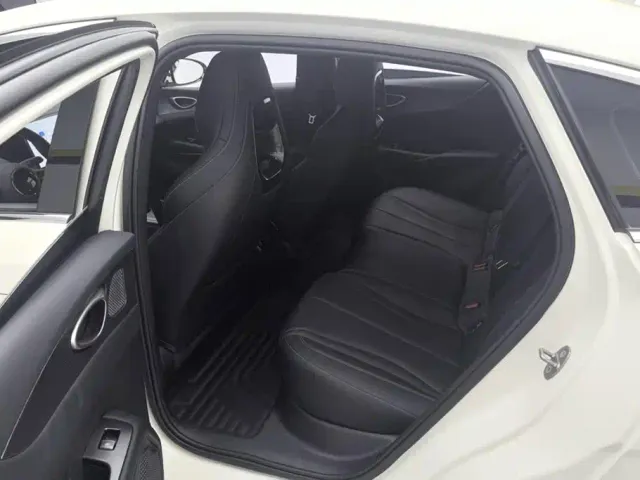 BYD Seal 06 — Фото автомобиля 11