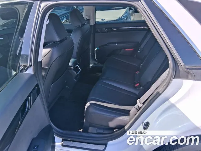 Hyundai Grandeur Grandeur (GN7) — Фото автомобиля 17
