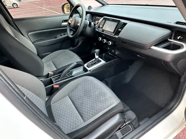 Honda Fit — Фото автомобиля 6