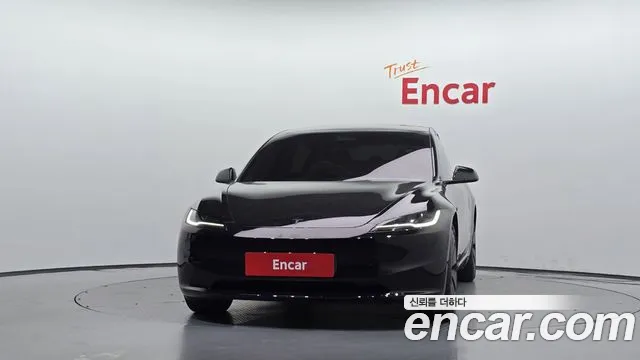 Tesla Model 3 — Фото автомобиля 3
