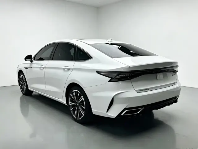 Chery Arrizo 8 — Фото автомобиля 6
