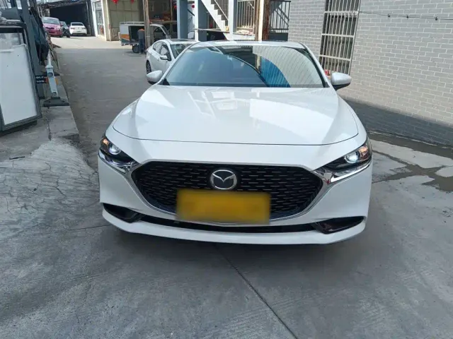 Mazda Axela — Фото автомобиля 2