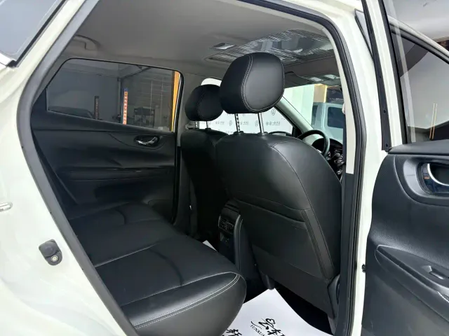 Nissan Tiida — Фото автомобиля 21