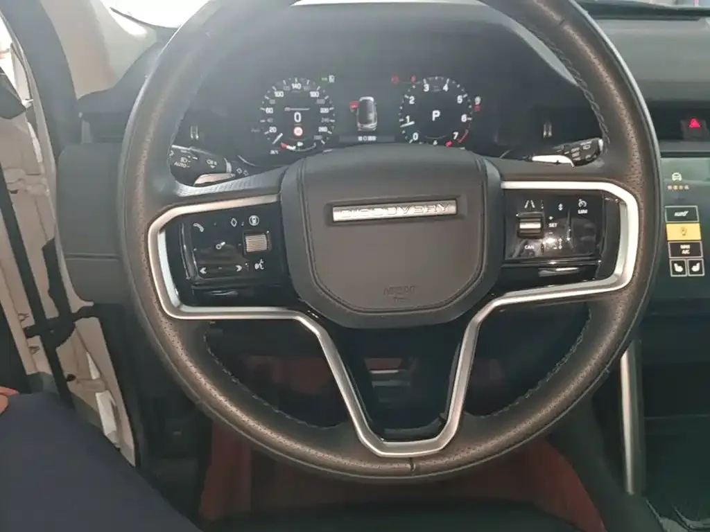 Land Rover Discovery Sport 2024 Luxury Custom Edition — Фото автомобиля 10