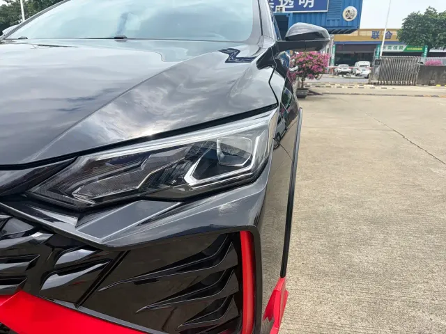 Dongfeng Yixuan MAX — Фото автомобиля 13
