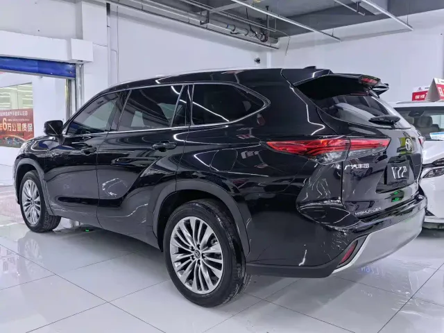 Toyota Highlander — Фото автомобиля 4