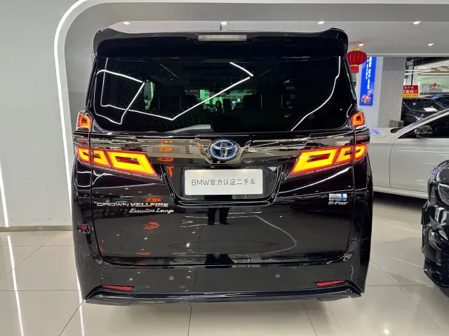Toyota Vellfire — Фото автомобиля 9