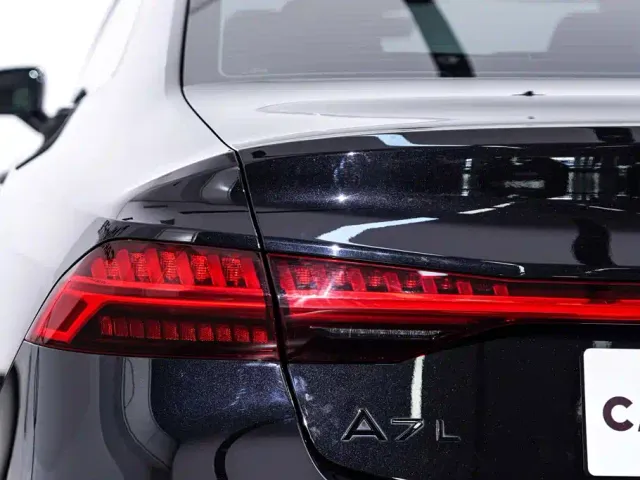 Audi A7L — Фото автомобиля 11
