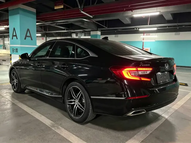 Honda Accord — Фото автомобиля 4