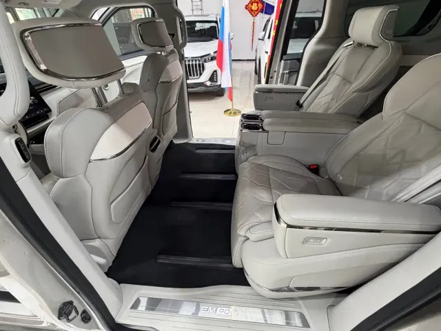 Volvo EM90 — Фото автомобиля 16